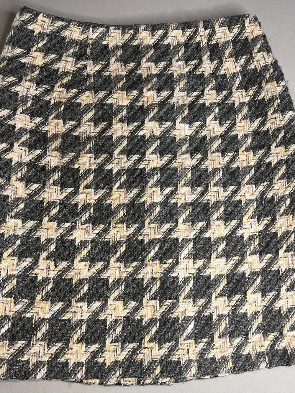 Jaclyn Smith Black and Cream Houndstooth Pencil Skirt